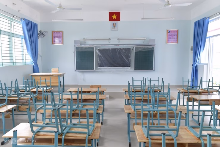 Hành lang kết nối giúp việc quản lý và di chuyển trong trường trở nên dễ dàng hơn.