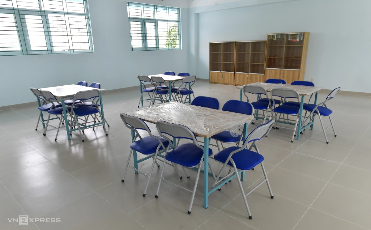 Ứng dụng công nghệ số vào giảng dạy thông qua hệ thống bảng tương tác thông minh.